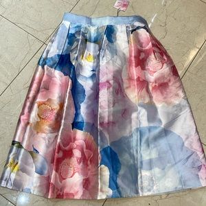 Brand new Peony, watercolour midi skirt - chicwish - size XL